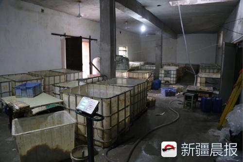 非法生产加工厂现场。